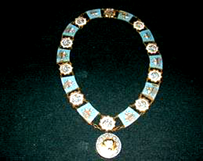 Mubarak Al Kabir's Neklace 1