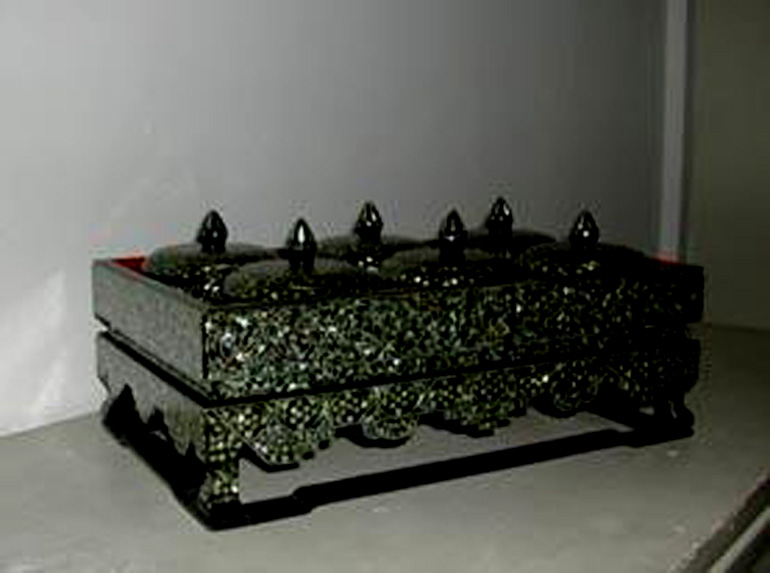 Seperangkat tempat sirih