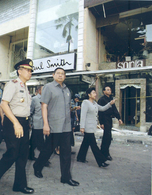 SBY meninjau bom Bali