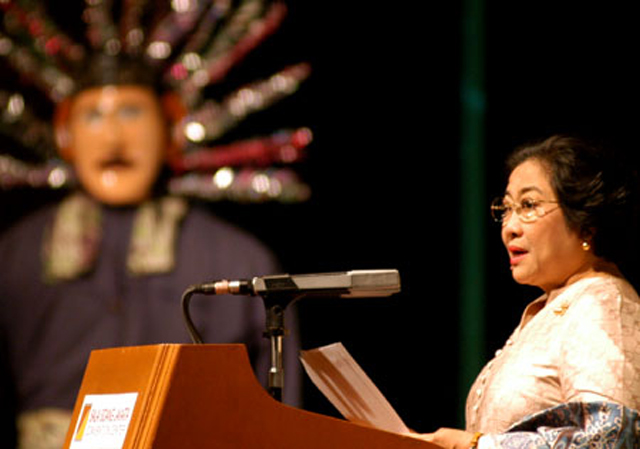 Presiden Megawati Soekarnoputri buka pameran tekstil